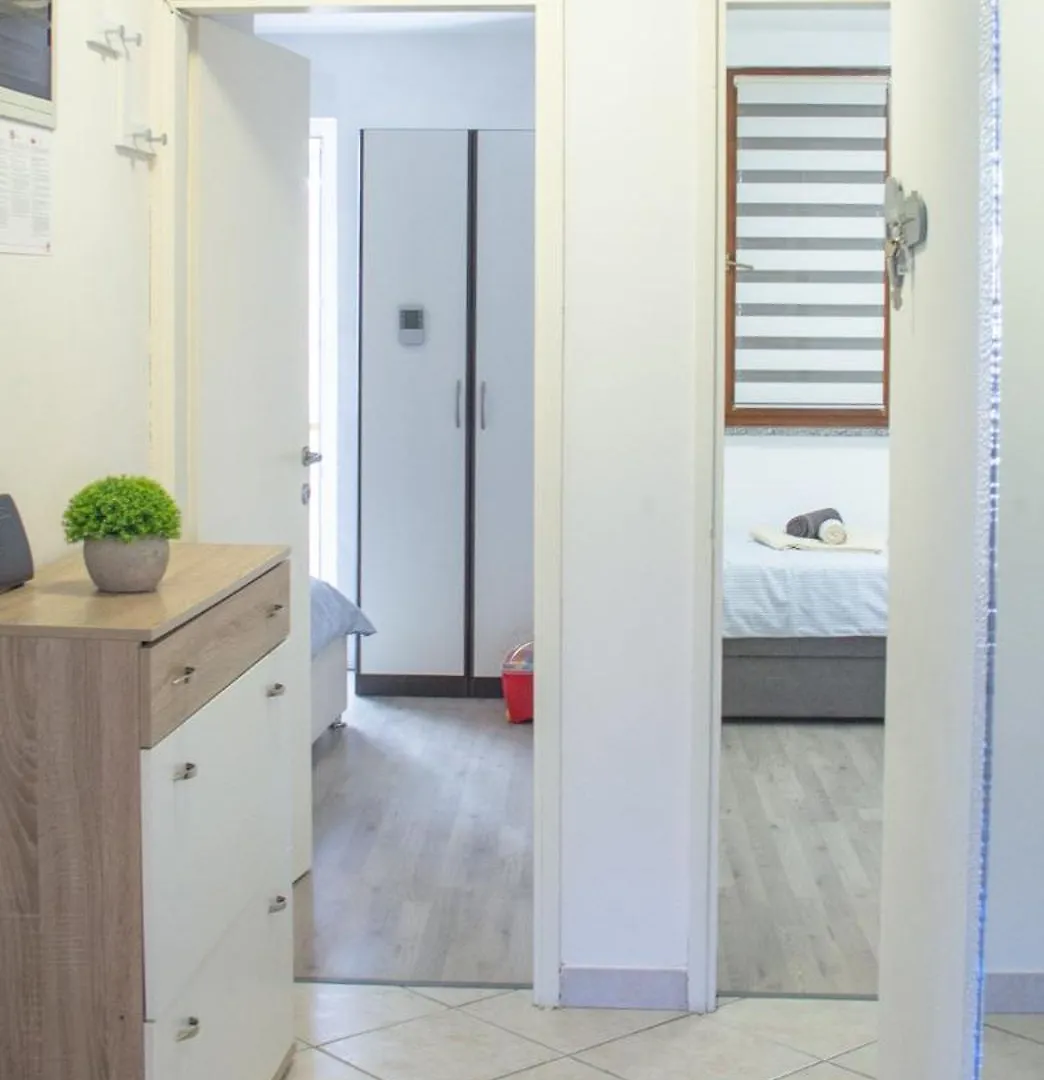 Apartment Tija Pula