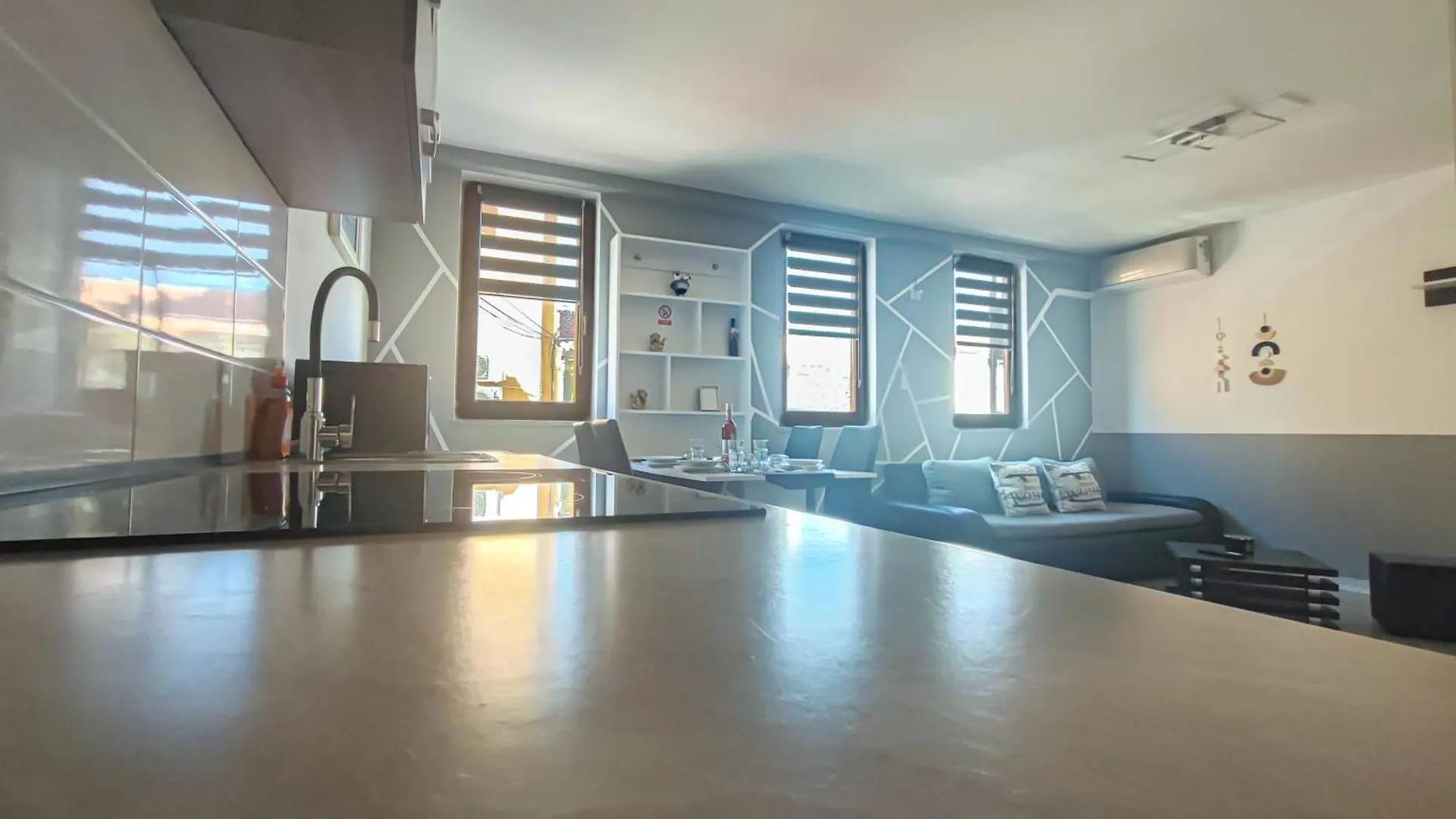 Apartment Tija Pula 0*,